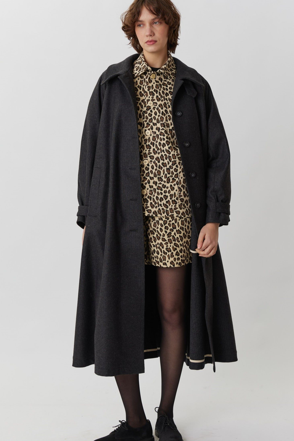 Объемное пальто в серую елочку