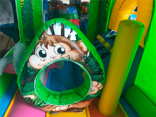 Надувной коммерческий батут Тропический лес 4х4х3.2 м