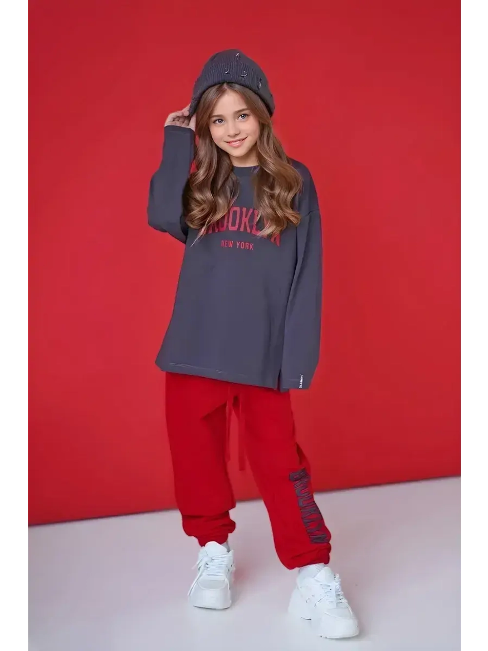 Красный спортивный костюм для девочки