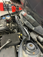 Распорка передних стоек (цельная) Volkswagen Golf 5 (V), 6 (VI) и Skoda Octavia 2 (A5)