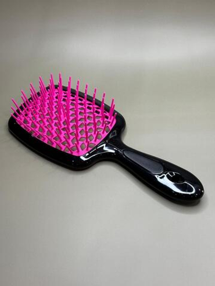 Расческа черно-ярк.розовая Hollow Comb