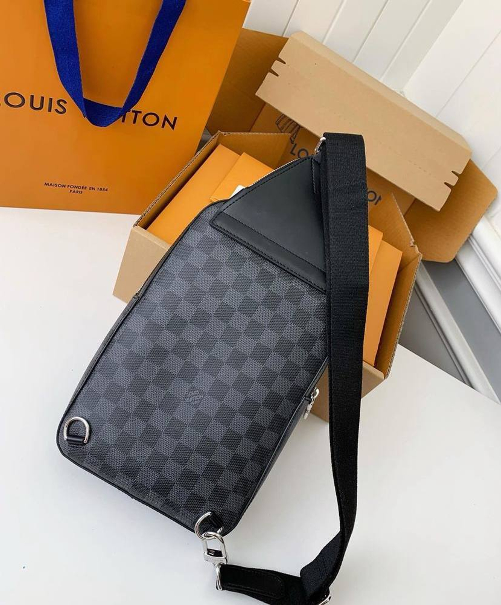 Сумка-мессенжер Louis Vuitton
