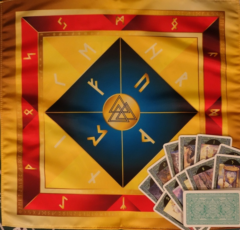 Руническая скатерть алтарь