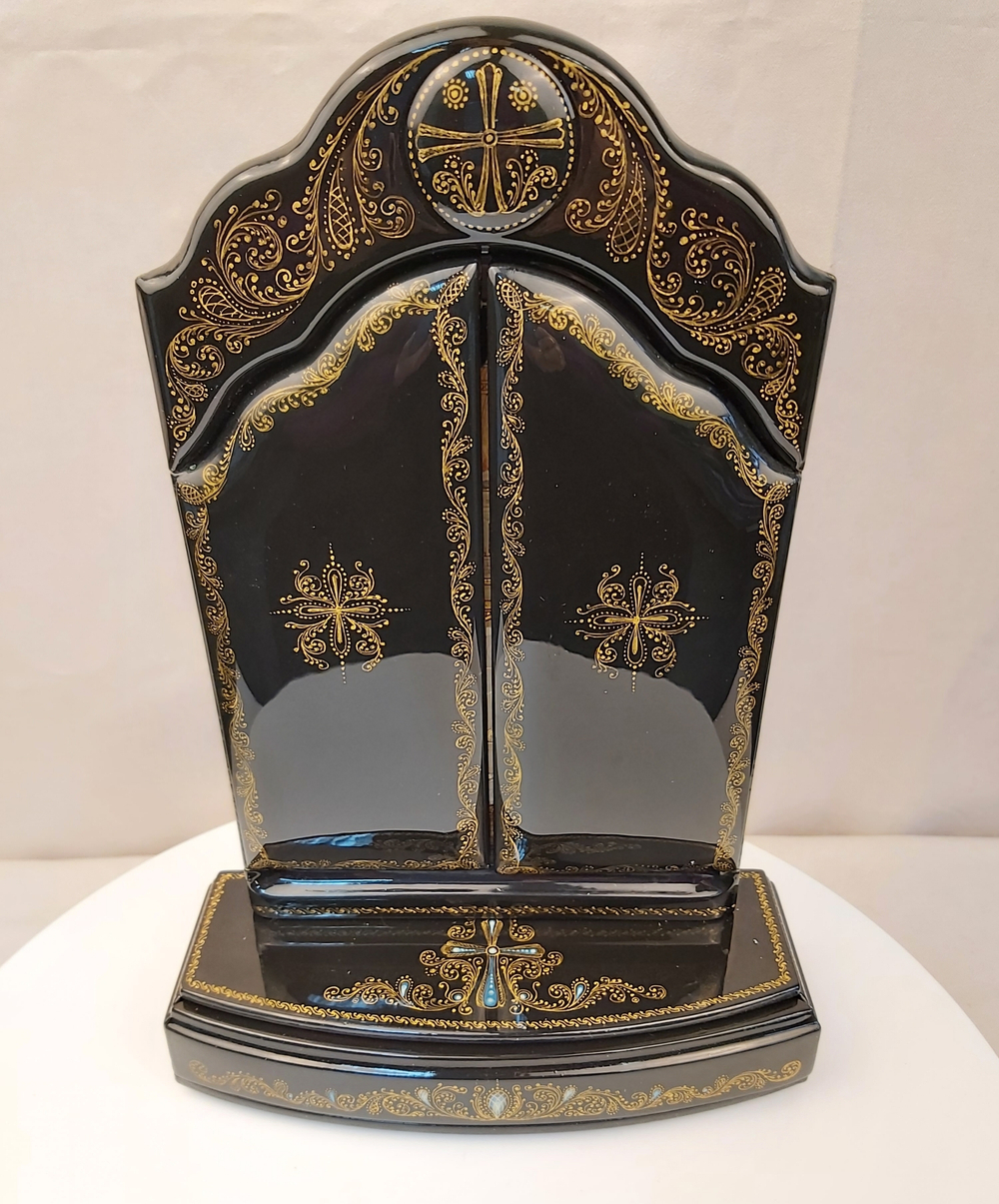 Гарнитур-трюмо с полной росписью "Москва". (Палех)