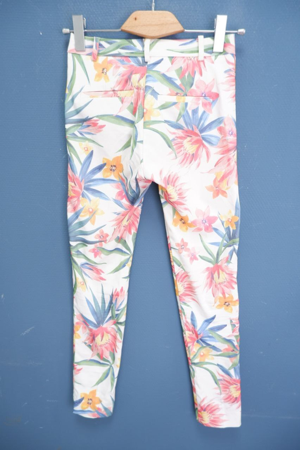 Штаны Stradivarius с цветочным принтом на 12-14 лет