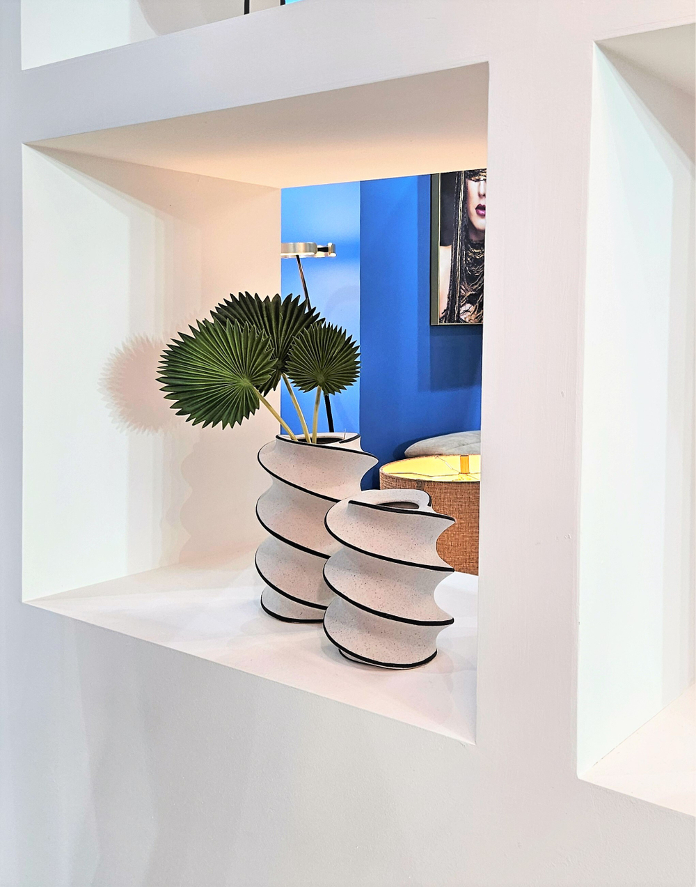 Ваза Hand Drawn Spiral Vase B