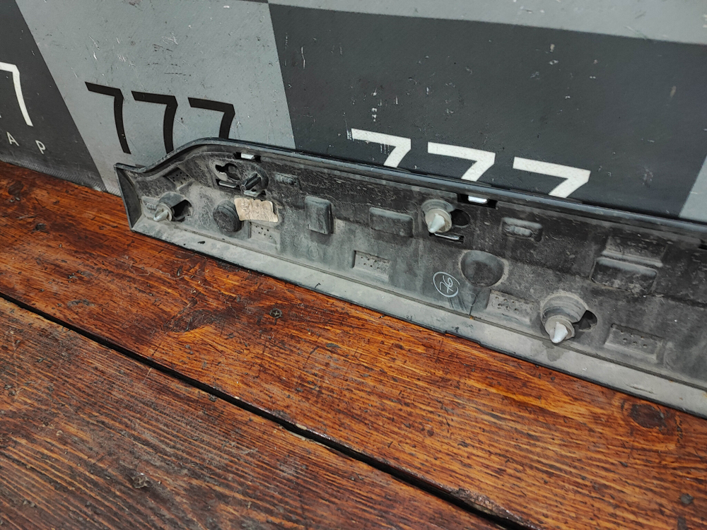 Накладка двери передней правой Volvo XC90 2 14-нв Б/У Оригинал 39843008