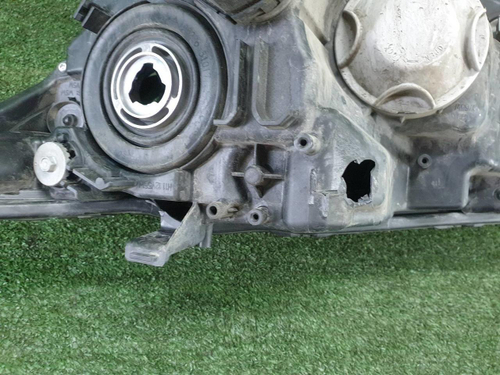 Фара правая Nissan X-Trail T32 (2017-2022) галоген