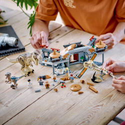 LEGO Jurassic World — Центр для посетителей: Нападение тираннозавра и хищника 76961 / артикул   76961  / GTIN 5702017421964