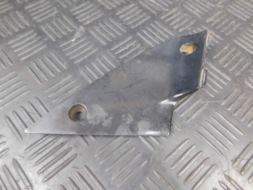 Пластик внутренний правый Kawasaki ZZR 400 98 94461-02F0 053068