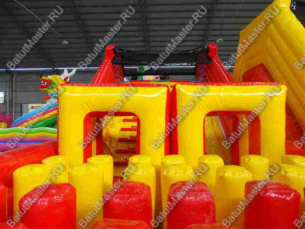 Надувная спортивная полоса препятствий "Бастион" 25*10*5 м