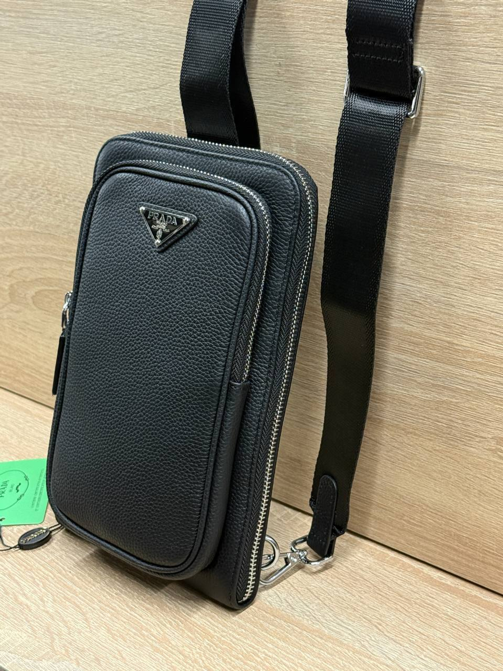 Сумка-слинг Prada