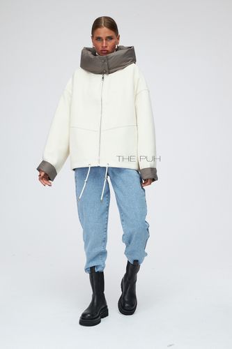 Молочный комбинированный пуховик с коричневым капюшоном