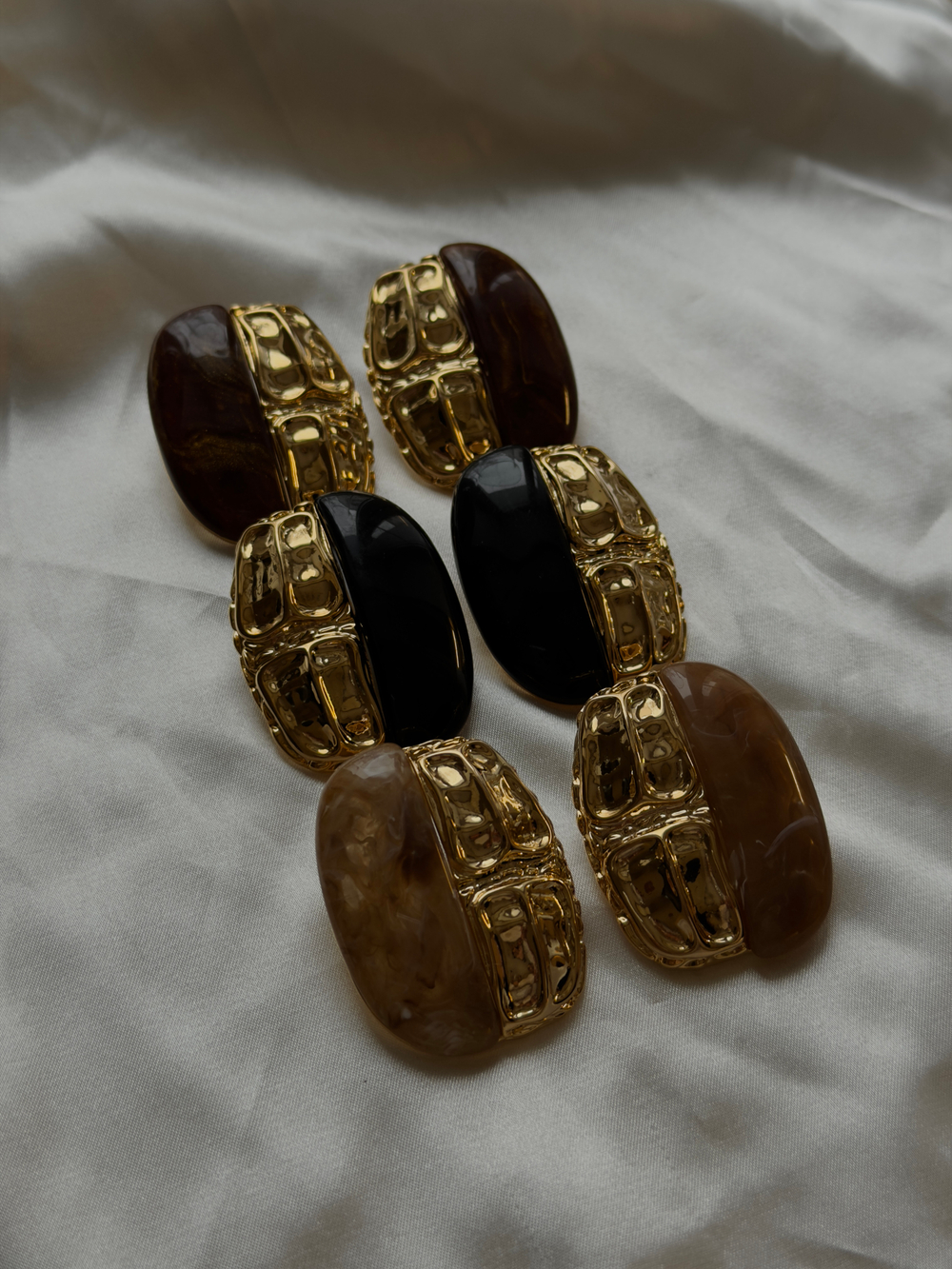 Серьги-половинки со светло-коричневым литьем, Золотой