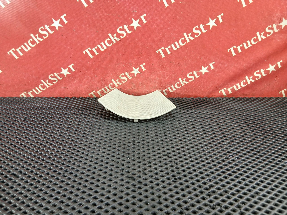 Крышка динамика правая