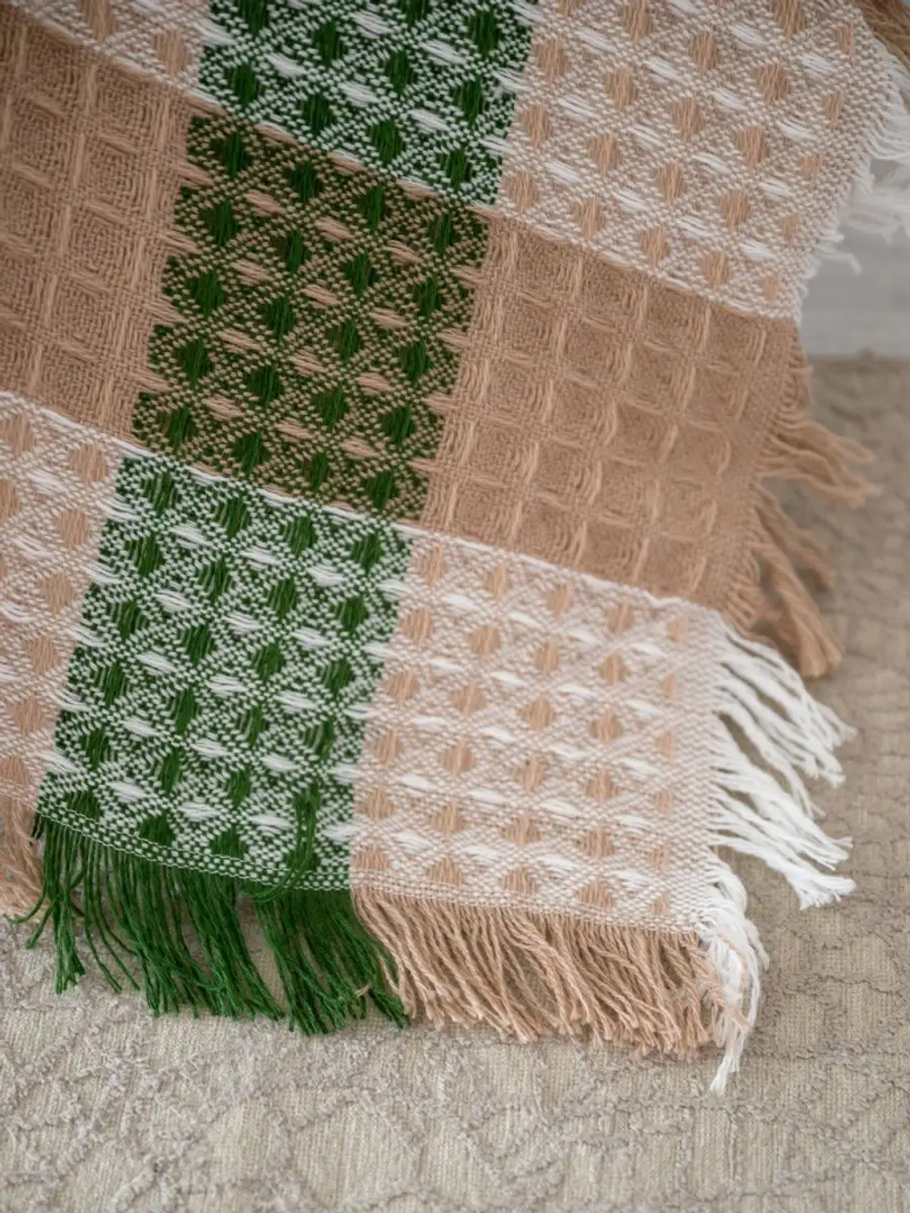 Плед-покрывало клетка из шерсти, Бежево-бело-зеленый