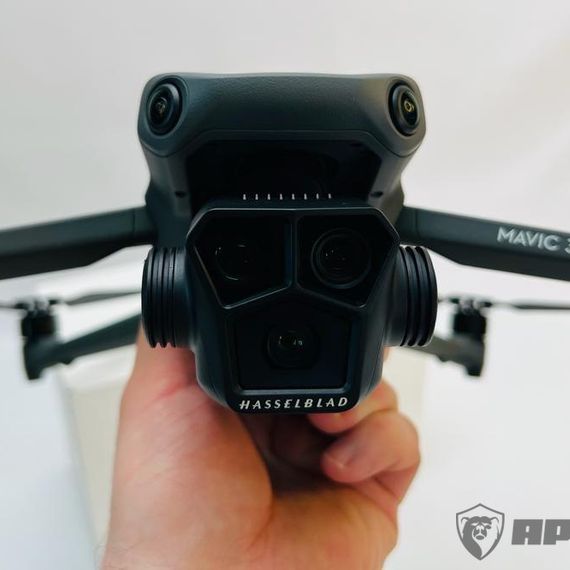 Квадрокоптер DJI Mavic 3 Pro (с пультом DJI RC)