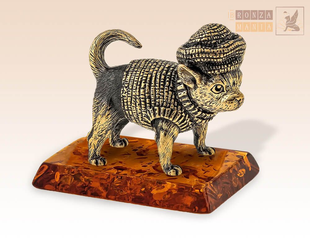 фигурка Собака - бабушкин Чих (чихуахуа) на янтаре