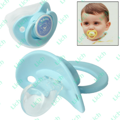 Соска силиконовая голубая с чехлом