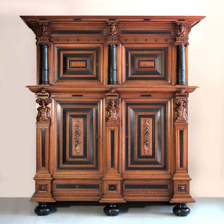 Винтаж: Антикварный шкаф