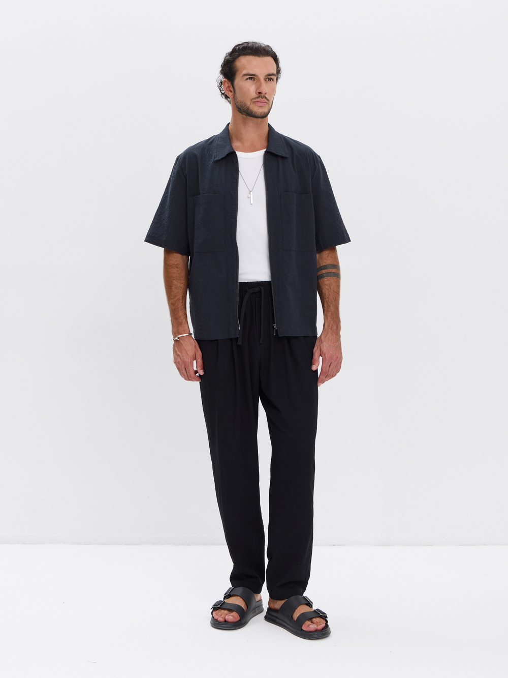 Штаны хлопковые с защипами