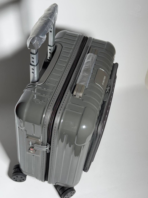 Дорожный чемодан Rimowa