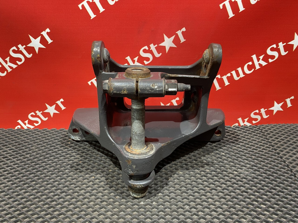 Кронштейн полурессоры передней