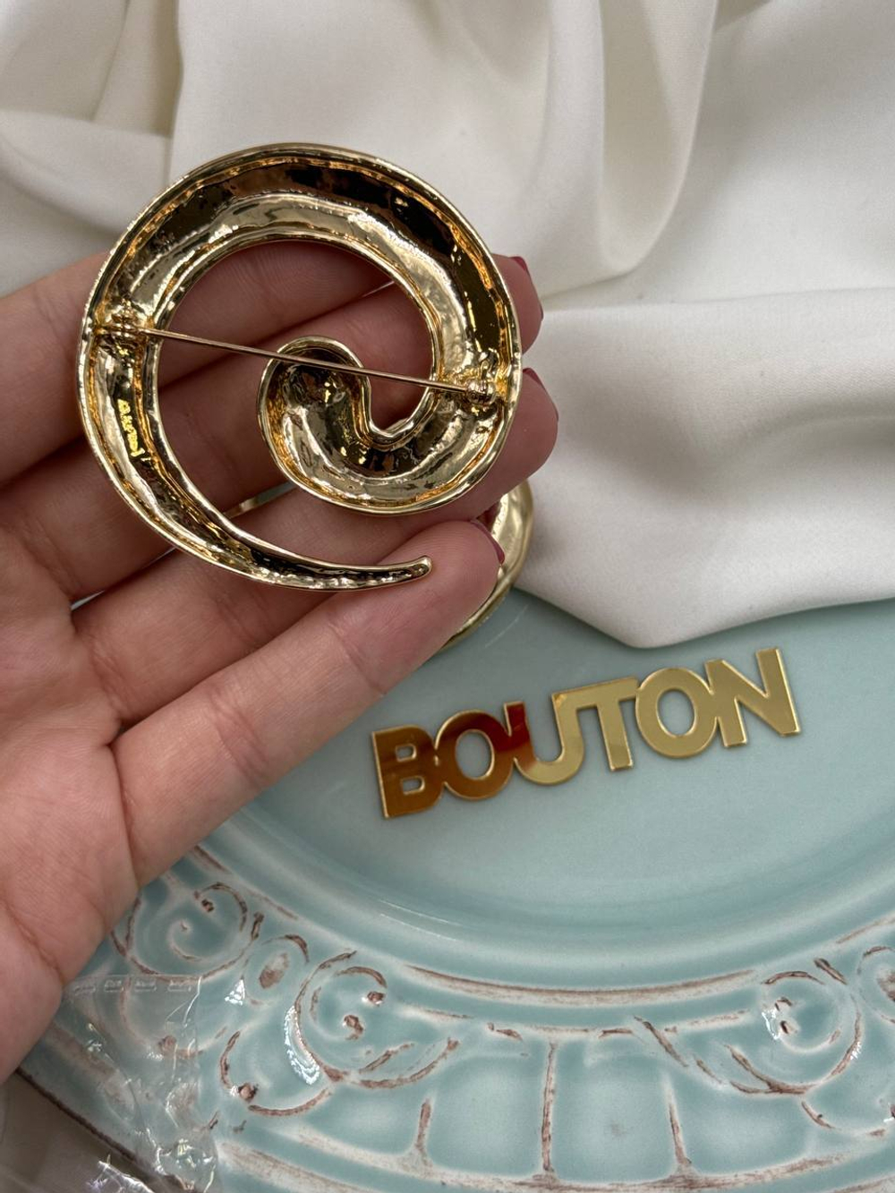 Брошь золотистая "Спираль"