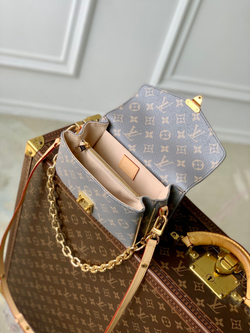 Louis Vuitton Pochette Metis East West