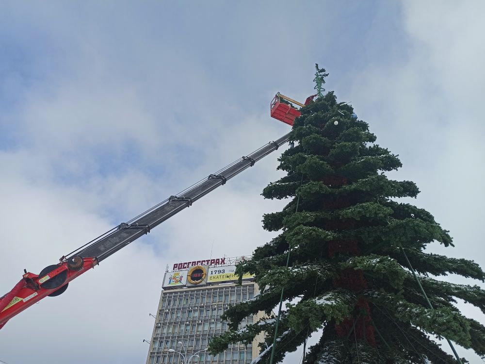 Уличная елка ствольная "Таежная" (пвх) от 11 до 21 м