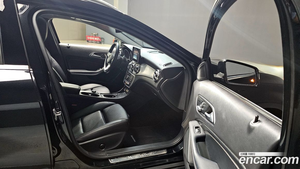 Mercedes-Benz GLA-Class X156 GLA220 Premium (09.2019)