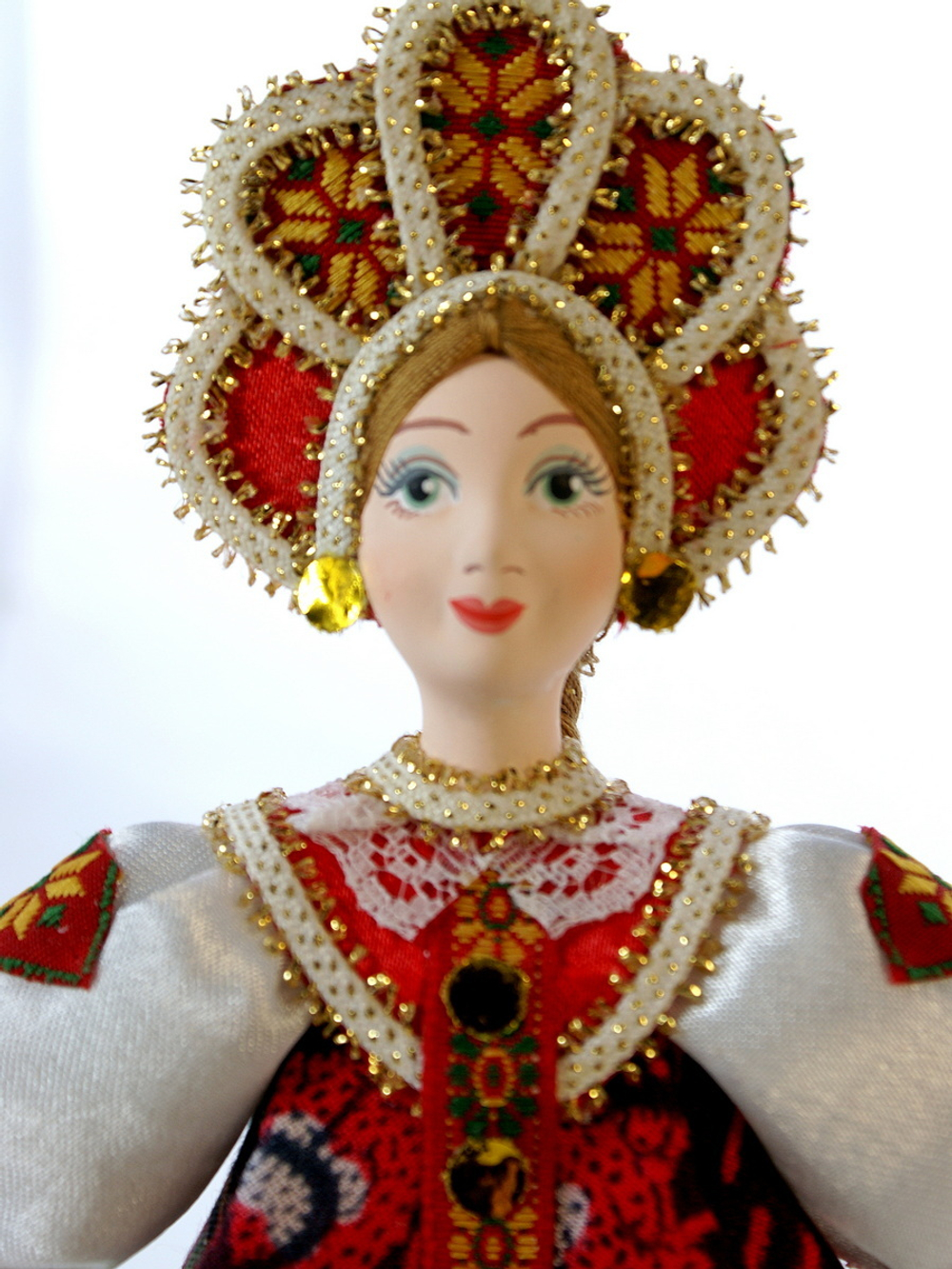 Кукла коллекционная в девичьем русском костюме