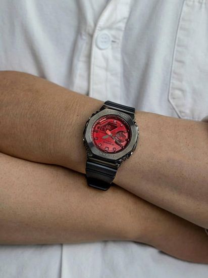 Наручные часы Casio G-Shock GM-2100B-4ADR