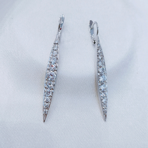 "Эдж" серьги в родиевом покрытии из коллекции "Lance" от Jenavi  с английским замком