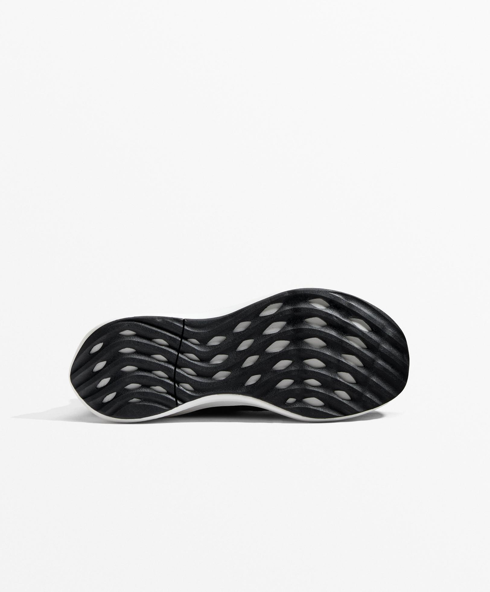 Oysho Универсальные кроссовки для повседневной носки и прогулок, черный