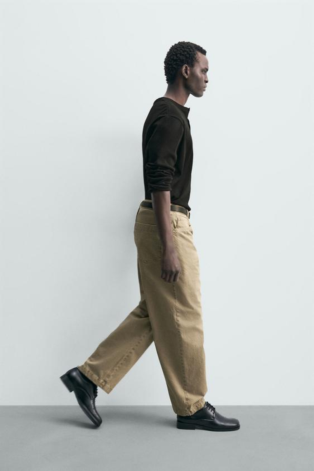 ZARA БРЮКИ STRAIGHT FIT ВЫСТИРАННЫЕ, БЕЖЕВЫЙ