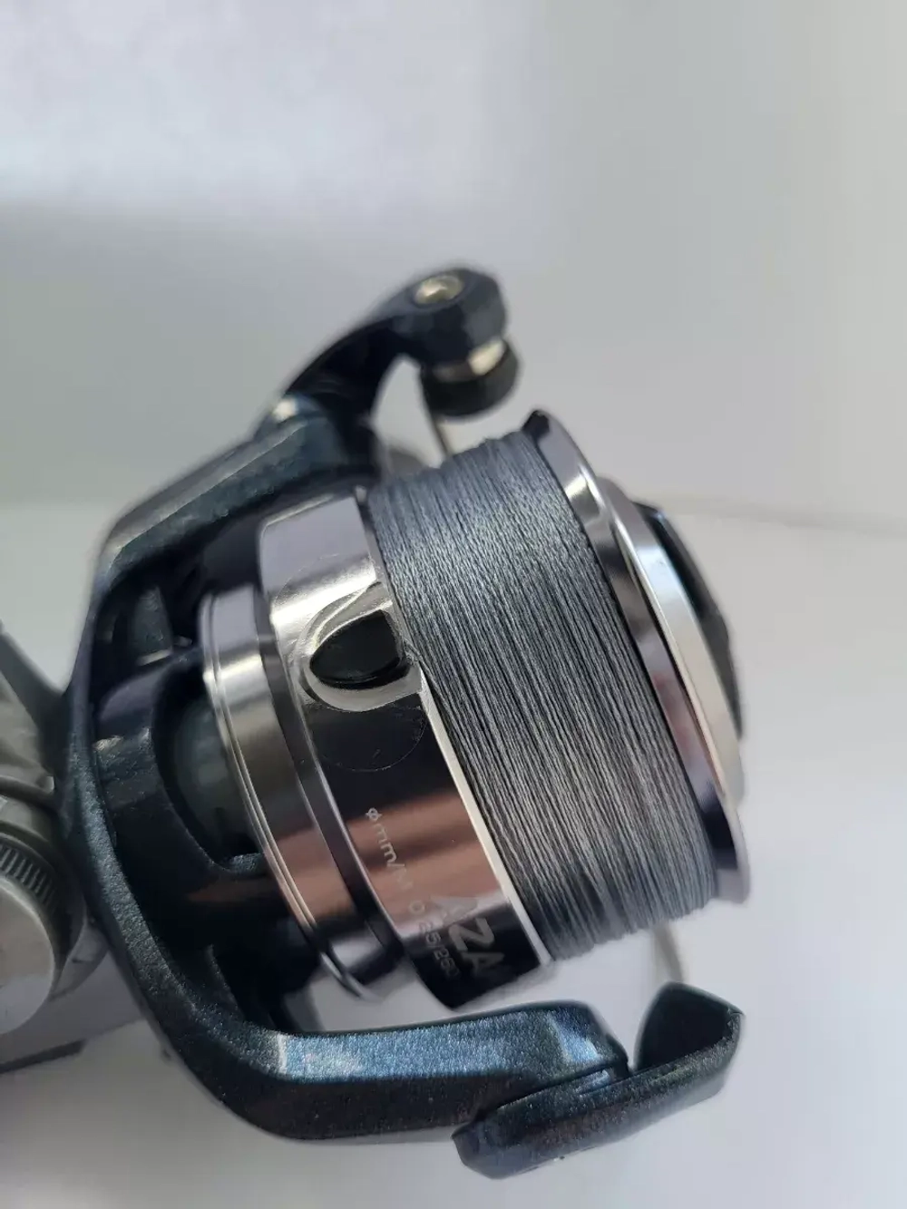 Катушка безынерционная Azaki 40 с плетёной леской