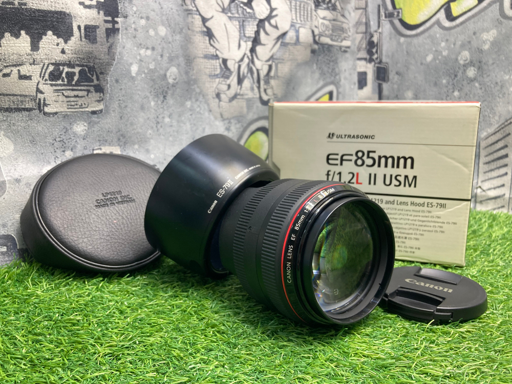 Canon EF 85mm 1.2L II USM