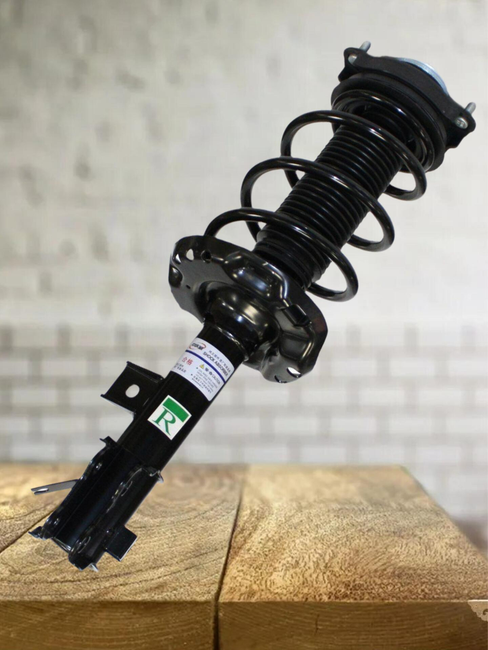 Амортизатор передний правый S111F2602040203 Changan CS35 Plus