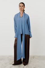 Блуза с шарфом