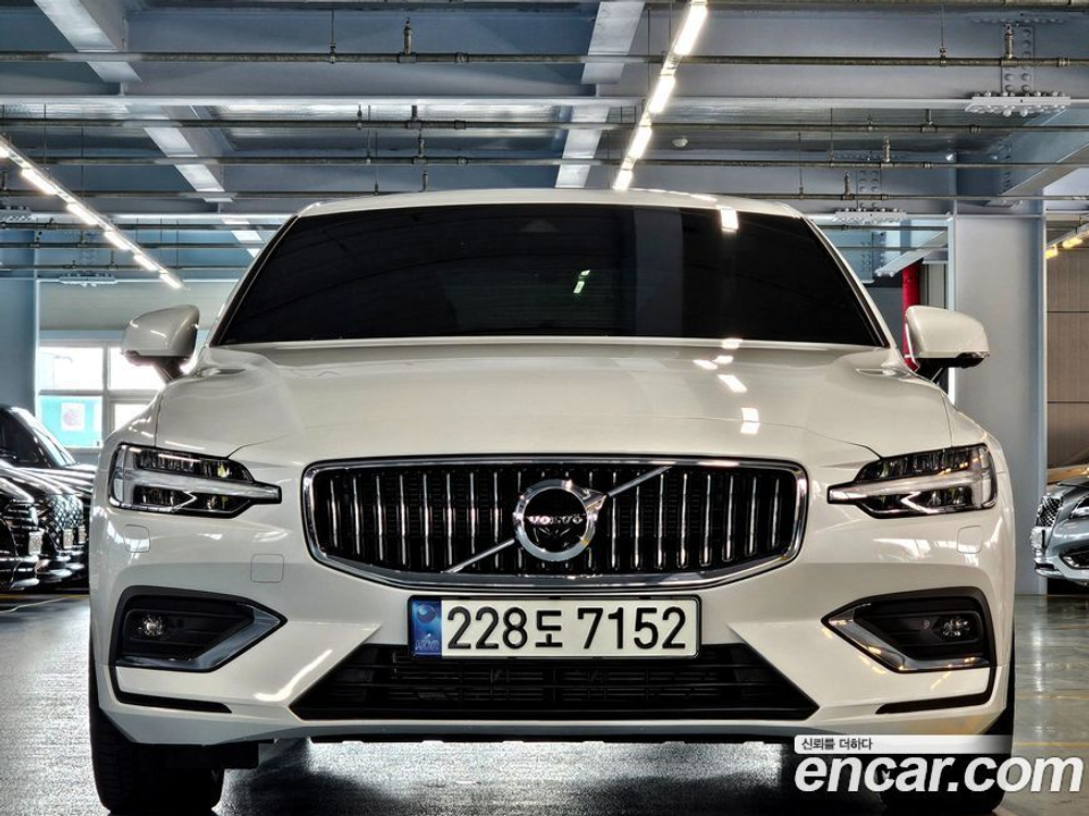 Volvo S60 3 Generation B5 Inscription (09.2021)