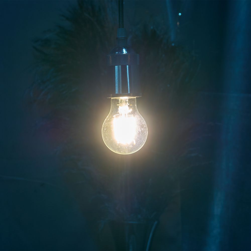 LED-A60-10W-WW-E27-CL PLS02WH Лампа светодиодная. Форма A. прозрачная. Серия Sky. Теплый белый свет 3000K. Картон. ТМ Uniel