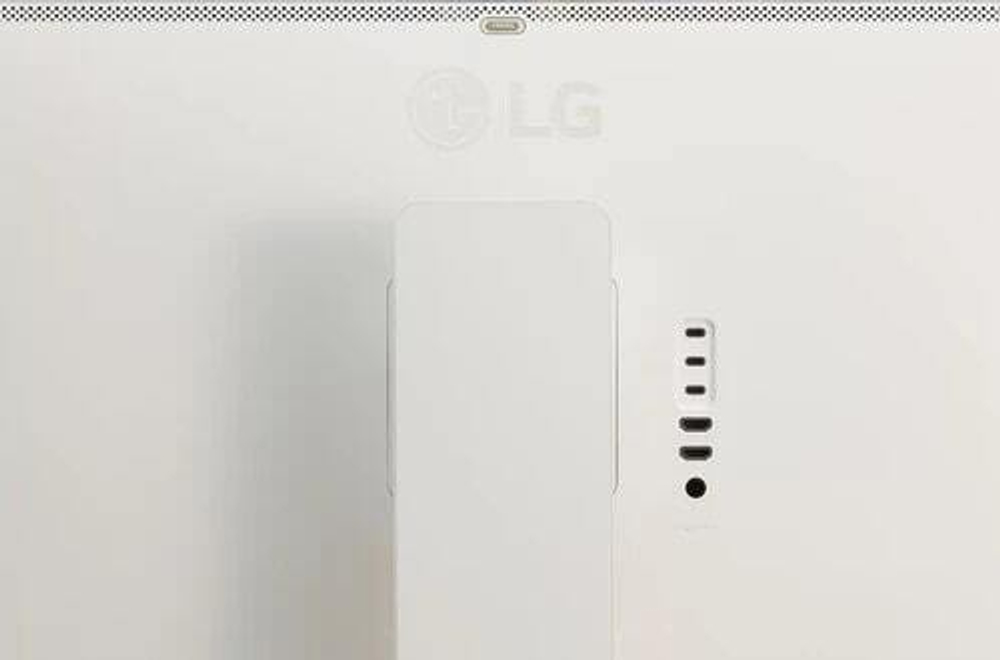 Монитор 32" LG 32SR83U-W