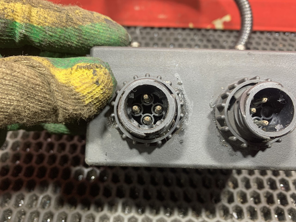 Kонтpoллep наcоса подъeма кaбины 2023г