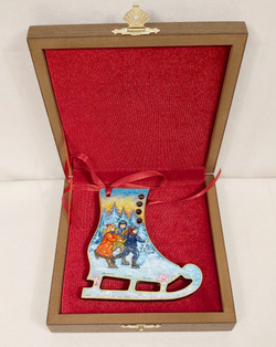 Сувенир "Фигурный конек" с росписью Палех в подарочном футляре