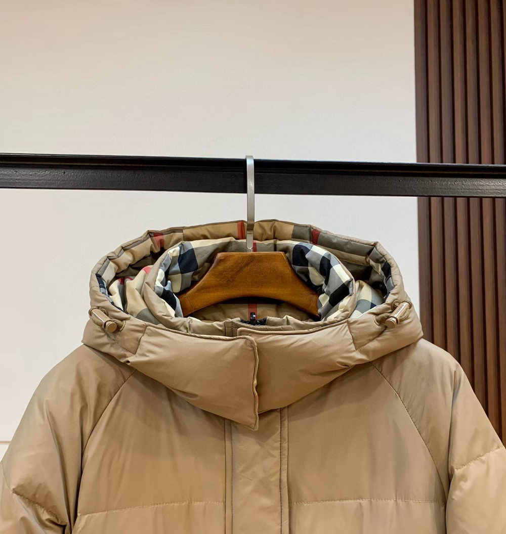 Пуховик Burberry