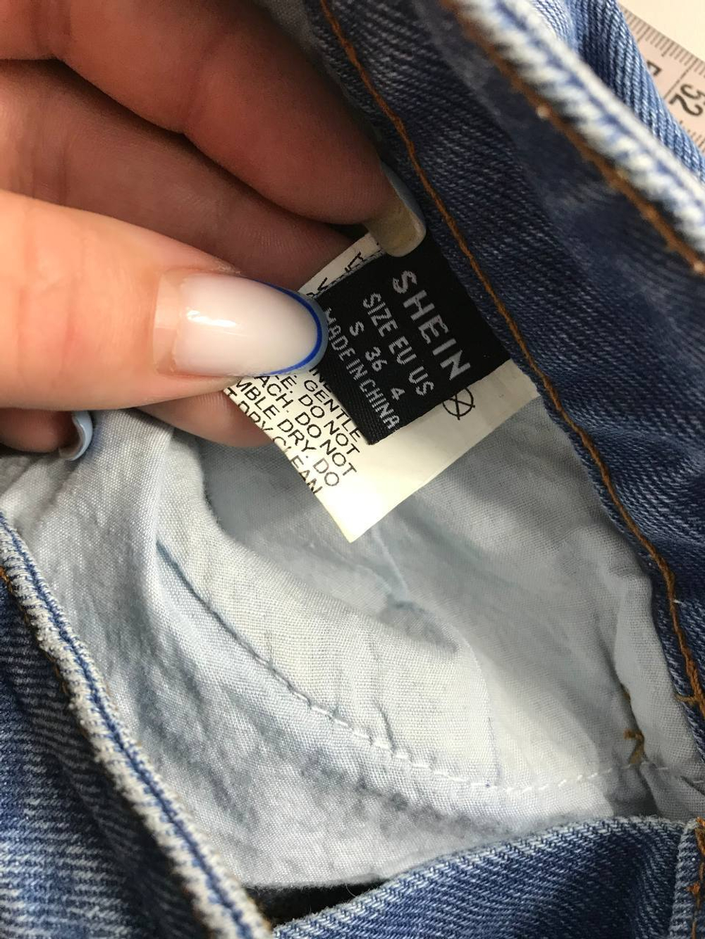 Джинсы Shein с бабочками, маркировка 36, визуально на 42 размер