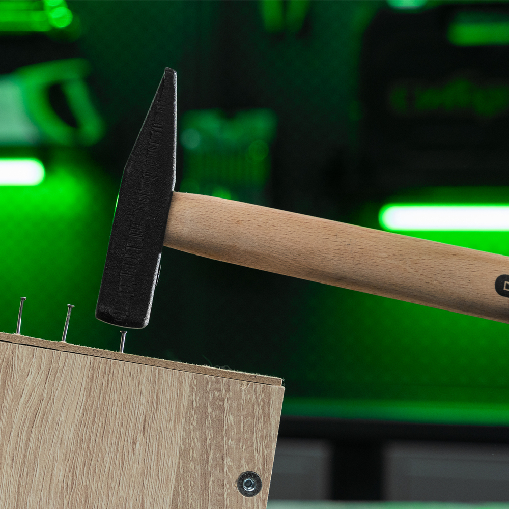 Молоток слесарный, 300 г, квадратный боек, деревянная рукоятка// Сибртех