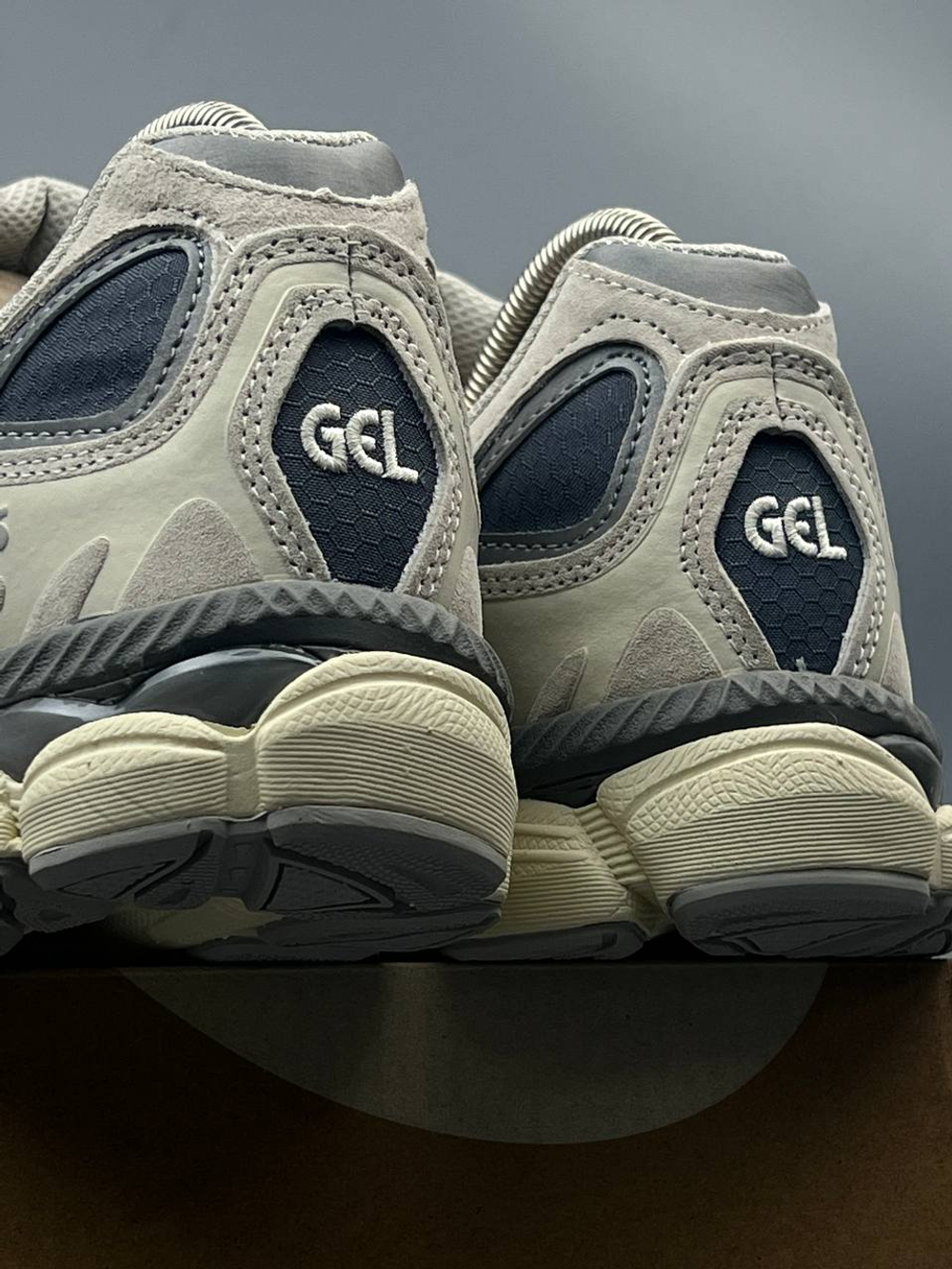 Кроссовки Asics GelNYC GoreTex ТЕРМО #324 (беж.)
