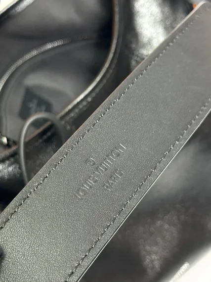 Сумка женская Louis Vuitton Carry All Cargo Vibe , чёрная